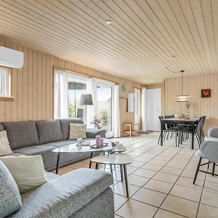 Amazing In Vaeggerlose With Wifi Holiday home