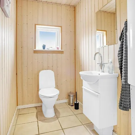 Semesterbostad Cozy Home In Vaeggerlose With Wifi *